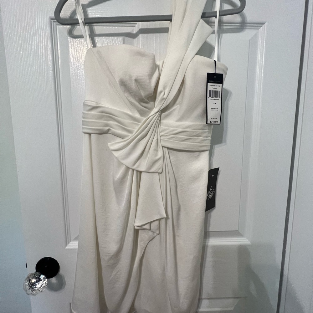 Elegant White Strapless Dress